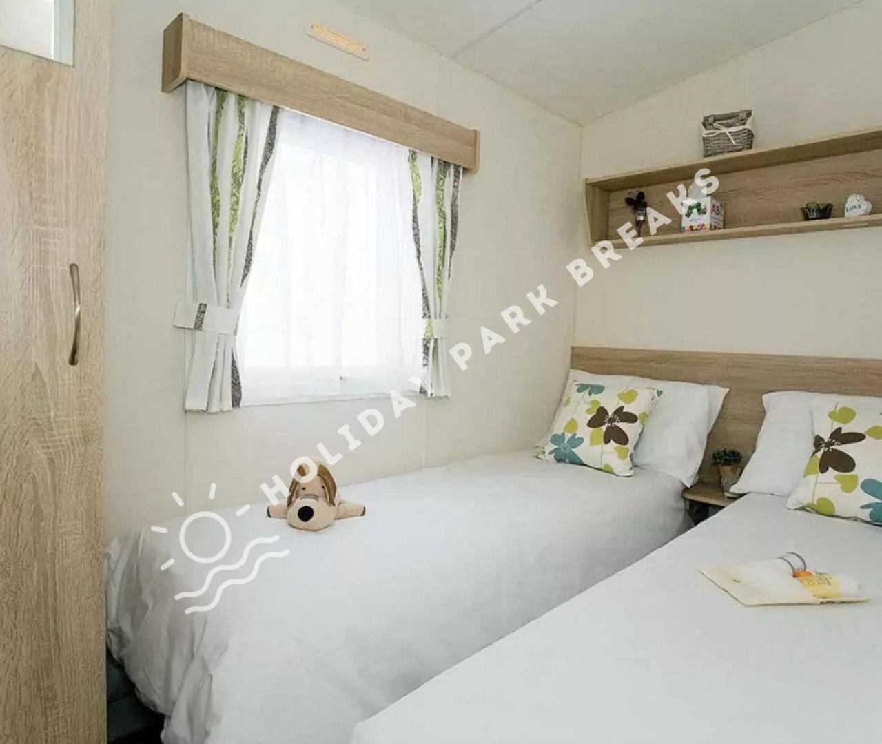 Bronze 2 Bed Vila Selsey Exterior foto